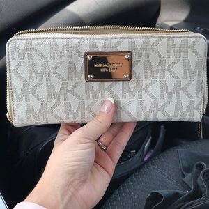 Micheal Kors purse.